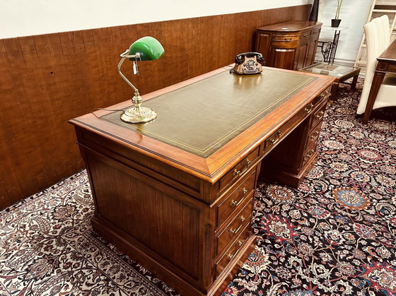 Image 1 of Globe Wernicke Engels Klassiek Bureau