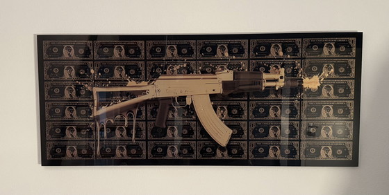 Image 1 of  “Ak-47 Dollar Artwork”. Gesigneerd, In Groot Formaat.