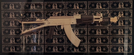 Image 1 of  “Ak-47 Dollar Artwork”. Gesigneerd, In Groot Formaat.