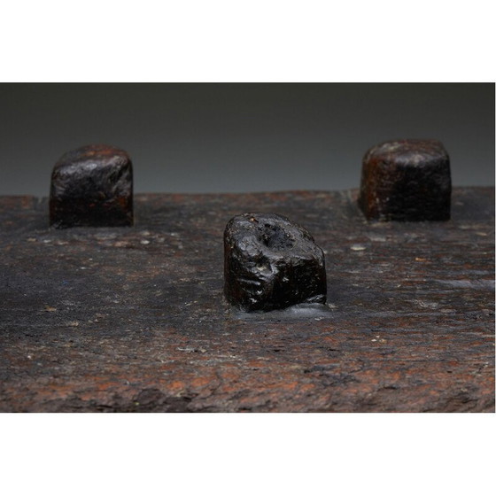 Image 1 of Vintage Rustiek Wabi-Sabi donkerbruin bankje, jaren 1920