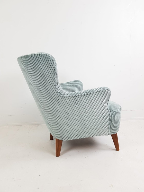 Image 1 of Artifort lichtblauwe fauteuil Theo Ruth ribstof blauw