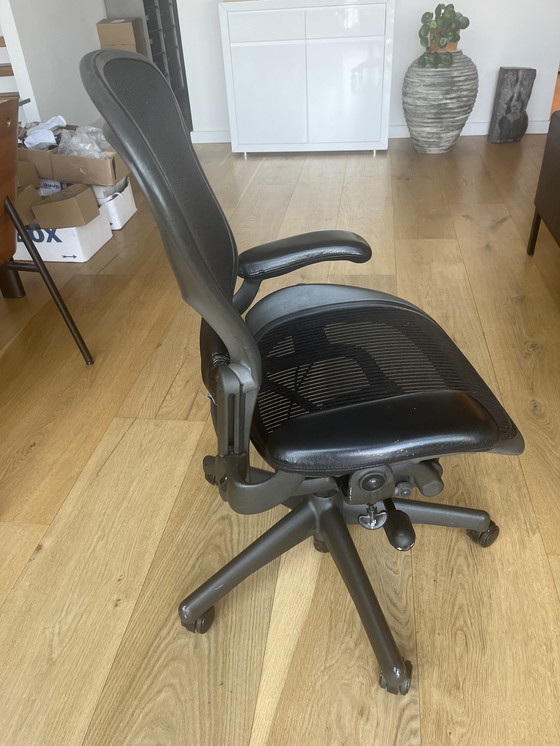 Image 1 of Herman Miller Aeron burostoel B