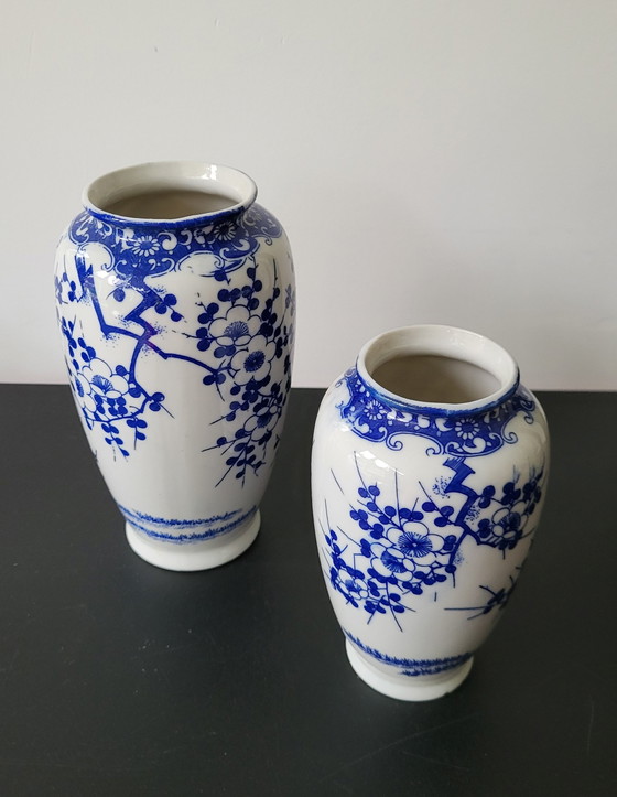 Image 1 of 2 Nippon Tokusei Vaasjes Gedecoreerd Met Sakura Bloesem. 