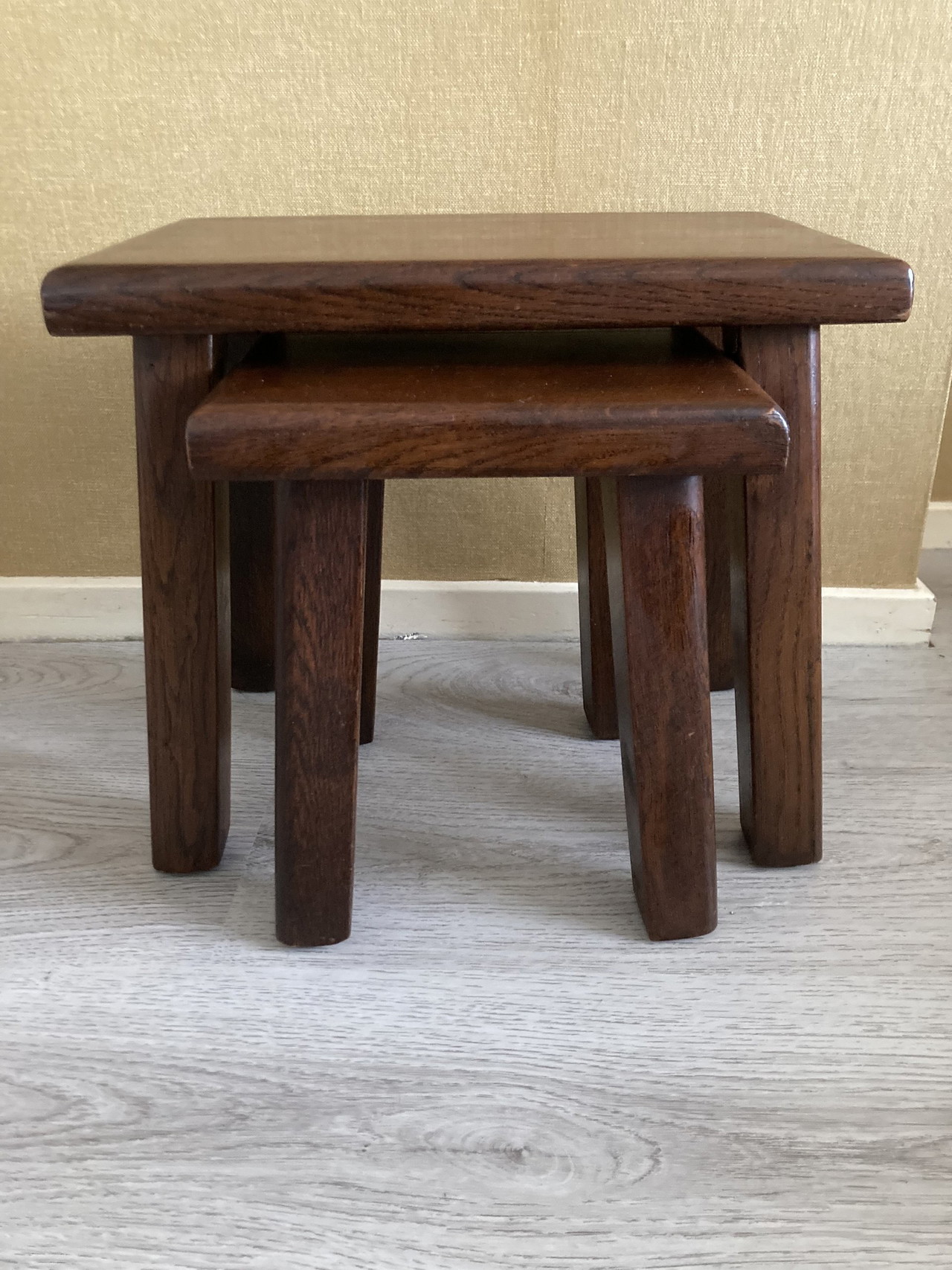 2x Vintage mimiset bijzettafels