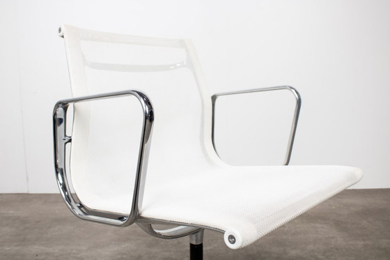 Image 1 of Vitra Aluminium Chair EA108