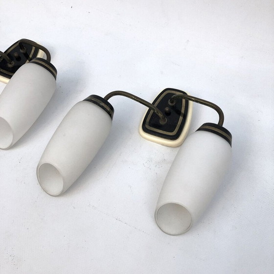 Image 1 of Paar vintage wandlampen van messing en opaalglas, Italië 1950