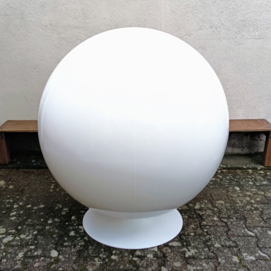 Image 1 of Originele Ballenstoel van Eero Aarnio