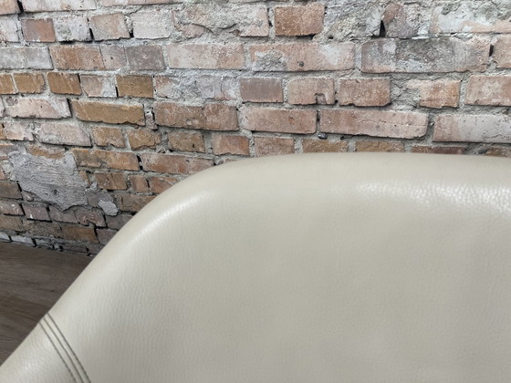 Image 1 of Walter Knoll Turtle Chair Creme