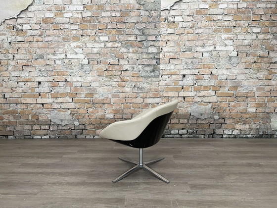 Image 1 of Walter Knoll Turtle Chair Creme