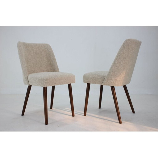 Paar vintage bijzetstoelen in bouclé, Tsjecho-Slowakije 1960