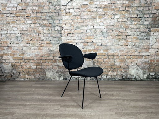 Kembo 302 Easy Chair Zwart