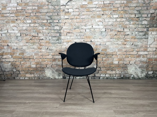 Kembo 302 Easy Chair Zwart