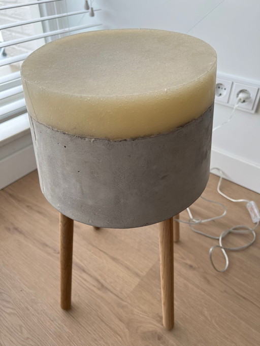 Serax concrete vloerlamp by Renate Vos