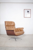 Vintage lounge stoel met houten kuip