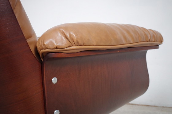 Image 1 of Vintage lounge stoel met houten kuip