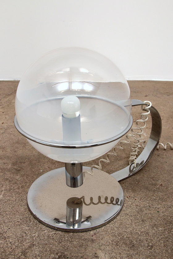 Image 1 of Italiaanse Design tafellamp gemaakt van chrome met glas,1960