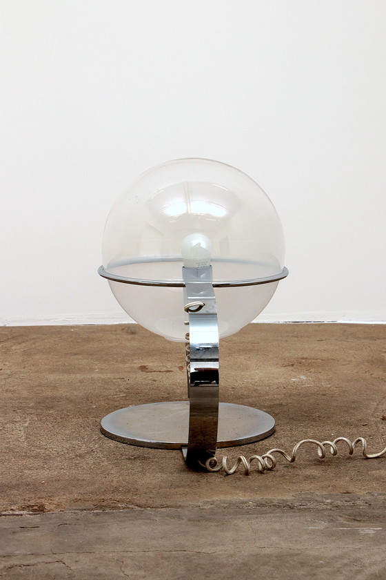 Image 1 of Italiaanse Design tafellamp gemaakt van chrome met glas,1960