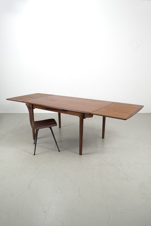 Vintage uittrek eettafel