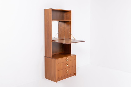 Image 1 of Deense teakhouten kast/bar uit 1970