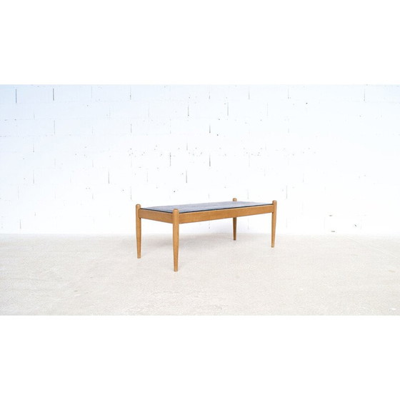Image 1 of Scandinavische vintage salontafel van eikenhout en leisteen, 1960