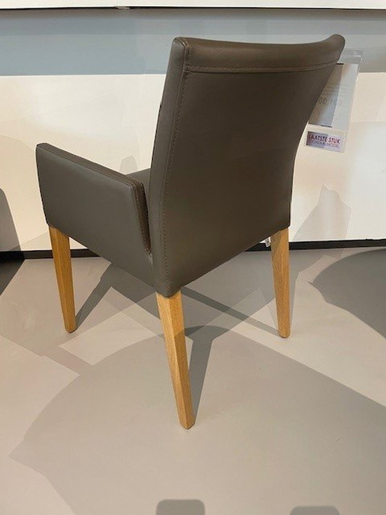 Image 1 of 2 Stoelen Hulsta Armstoel Leder En Eik Toonzaalmodel