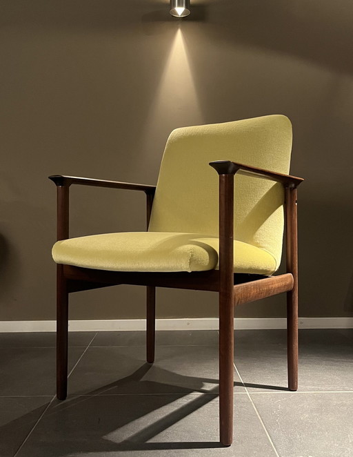 Fristho Armchair ‘Impala’ Door Cor Bontebal