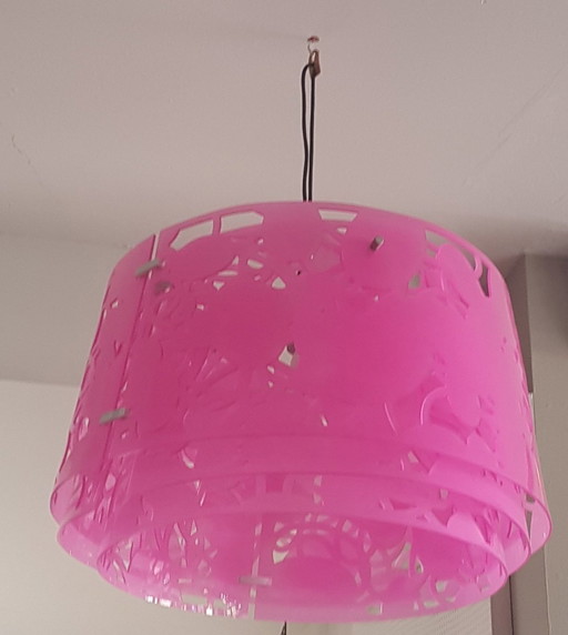 Hete lippen plafondlamp van Louise Campbell voor Louis Poulsen