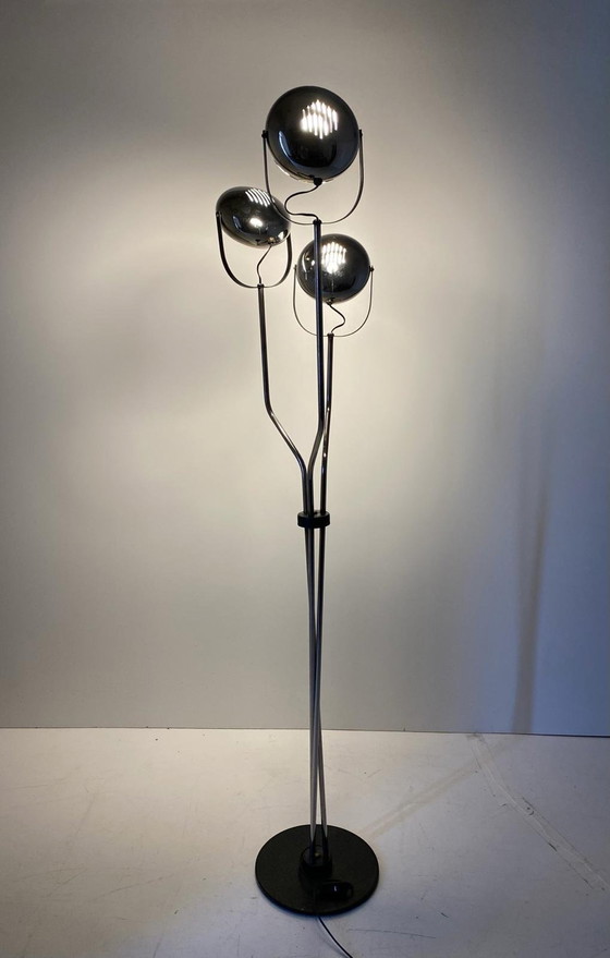 Image 1 of 1X Vintage verchroomde staande lamp met drie verstelbare lichtpunten, Reggiani 1960S