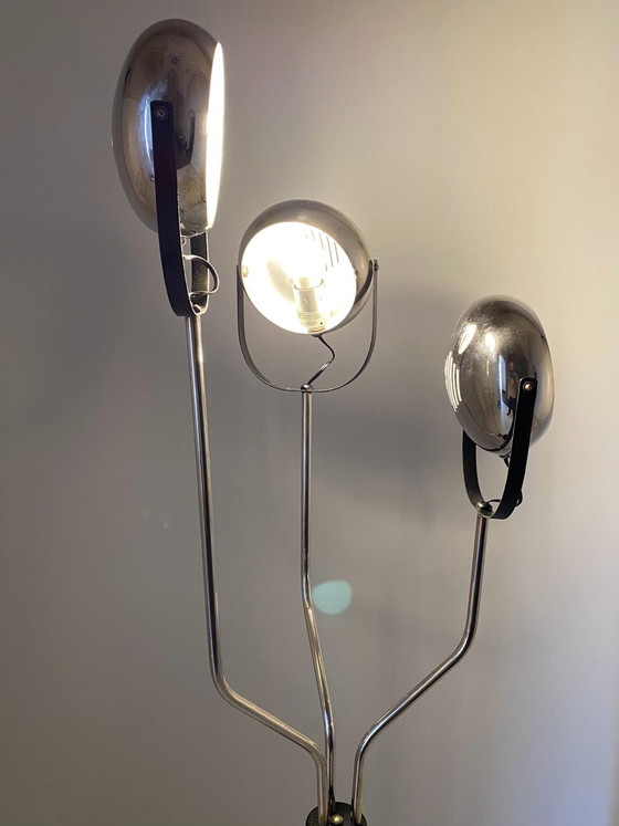 Image 1 of 1X Vintage verchroomde staande lamp met drie verstelbare lichtpunten, Reggiani 1960S