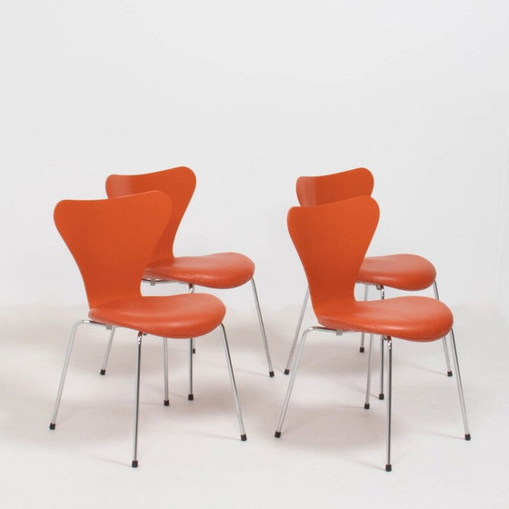 Image 1 of Set van 4 vintage oranje leren stoelen van Arne Jacobsen voor Fritz Hansen, 1955