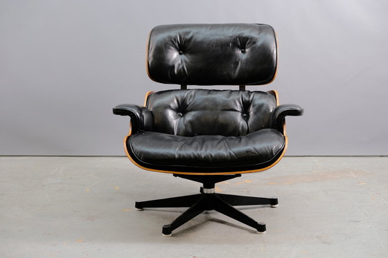 Image 1 of Mid-eeuwse leren fauteuil van Charles & Ray Eames voor Vitra