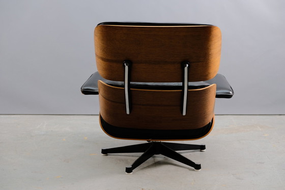 Image 1 of Mid-eeuwse leren fauteuil van Charles & Ray Eames voor Vitra