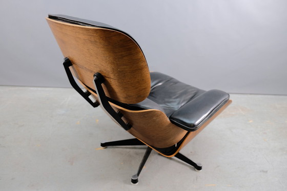 Image 1 of Mid-eeuwse leren fauteuil van Charles & Ray Eames voor Vitra