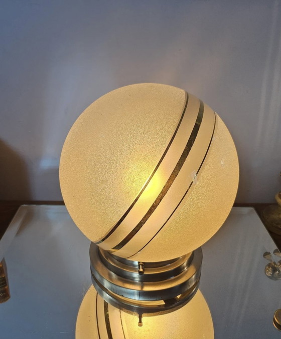 Image 1 of Art Deco Granietglazen plafondlamp met gouden rand op chromen voet. 1930S.