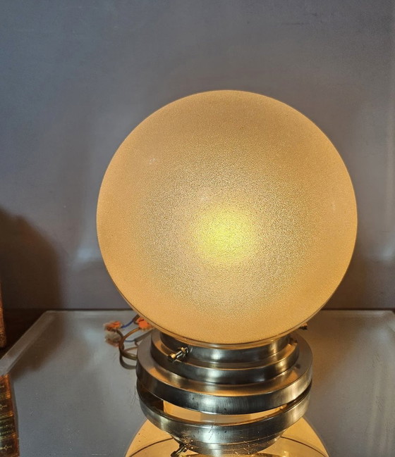 Image 1 of Art Deco Granietglazen plafondlamp met gouden rand op chromen voet. 1930S.