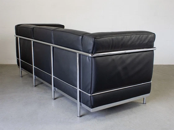 Image 1 of Cassina Lc2 3 -Zitter Design Lecorbusier Leer/Zwart