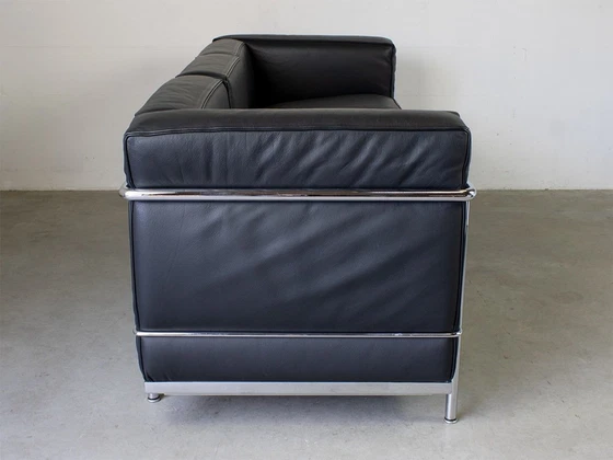 Image 1 of Cassina Lc2 3 -Zitter Design Lecorbusier Leer/Zwart