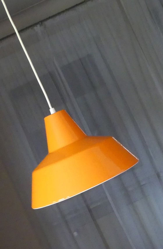 Image 1 of Hanglamp metaal geëmailleerd oranje Louis Poulsen, 1970