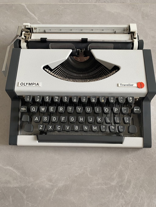 Olympia Traveller Typemachine Uit 1986