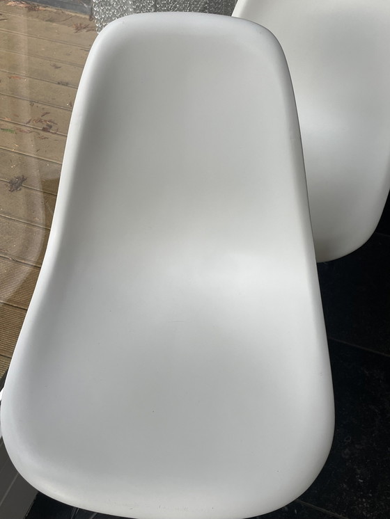 Image 1 of Vitra Eames Stoel Dsr