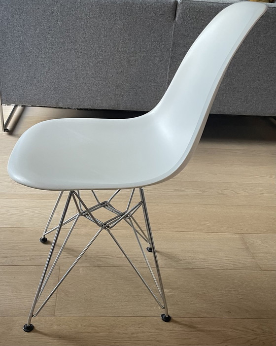 Image 1 of Vitra Eames Stoel Dsr