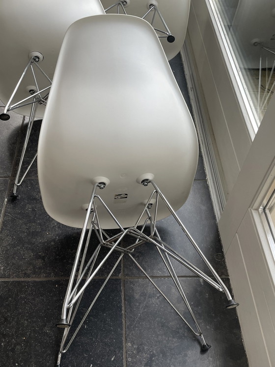 Image 1 of Vitra Eames Stoel Dsr