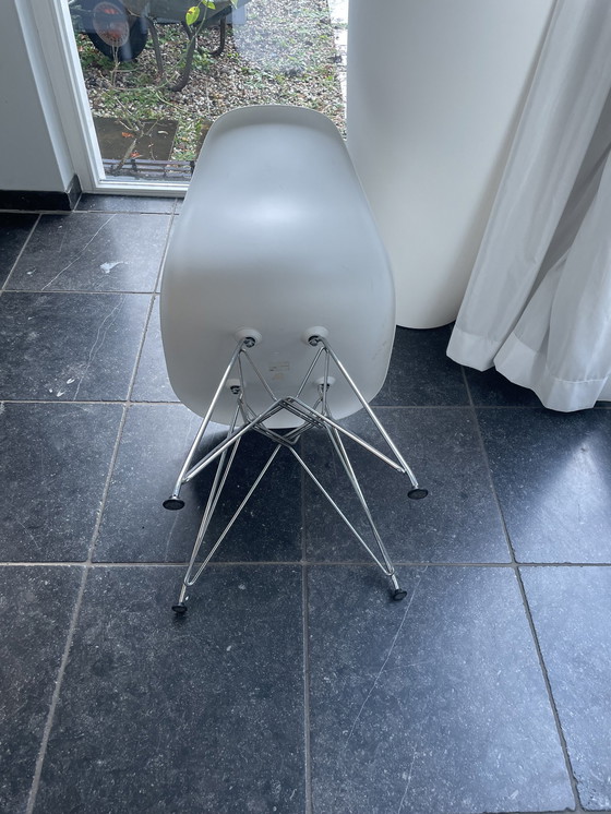 Image 1 of Vitra Eames Stoel Dsr