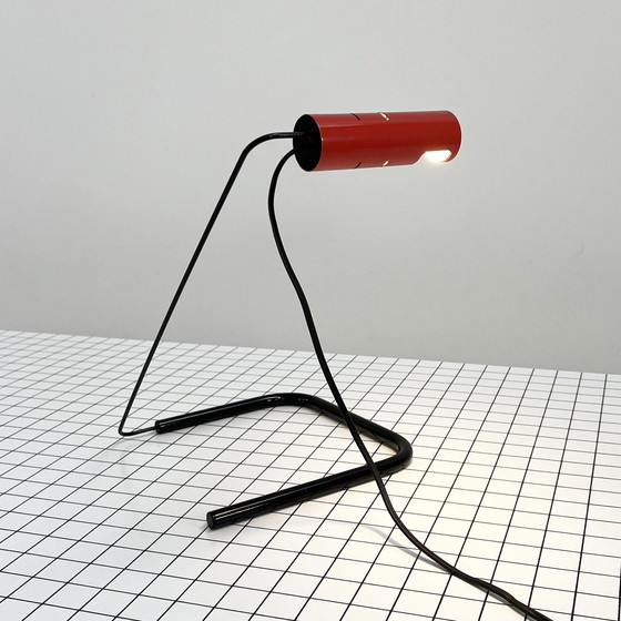 Image 1 of Rode Slalom Bureaulamp van Vico Magistretti voor Oluce, 1980S