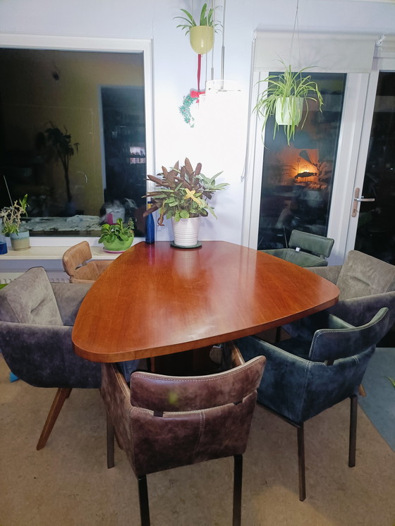 Image 1 of Vintage kersen fineer tafel