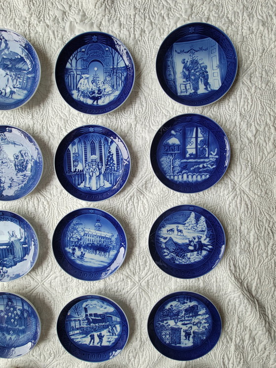 Image 1 of Set van 10 Royal Copenhagen kerstborden, complete decennia 1960 - 1970 - 1990