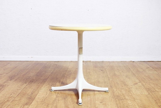 Tafel van George Nelson voor Herman Miller