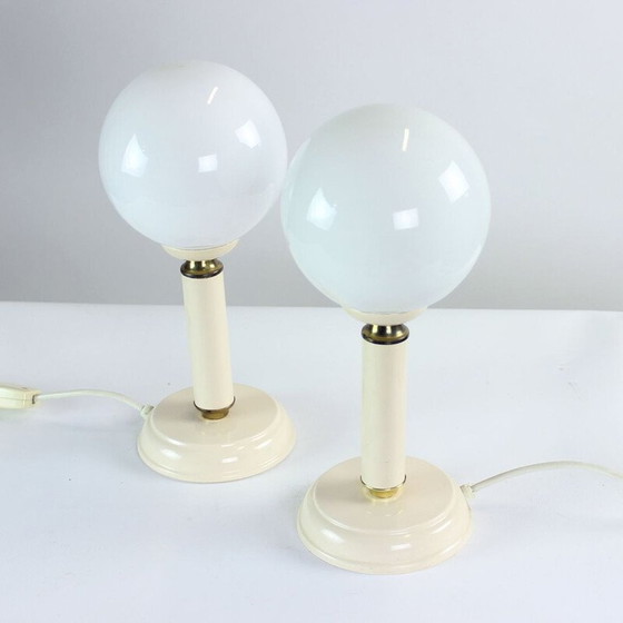 Image 1 of Paar vintage lampen in opaline glas, Tsjechoslowakije 1970