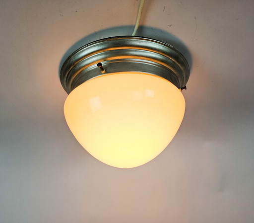 Vintage opaline glas plafondlamp