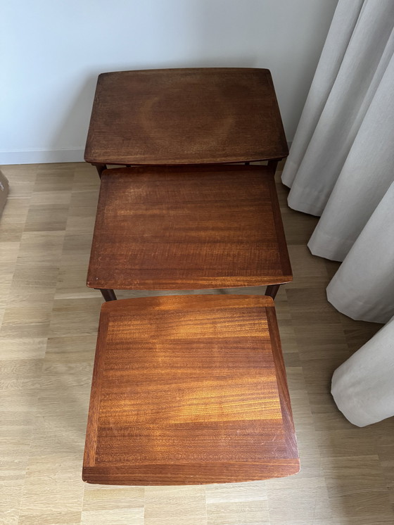 Image 1 of 3x Deense Teakhouten Nesting Tables